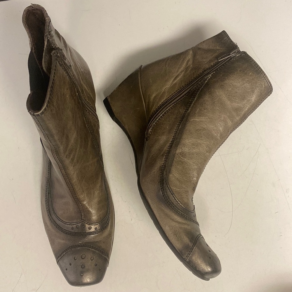 Elegant Metallic Ankle Booties